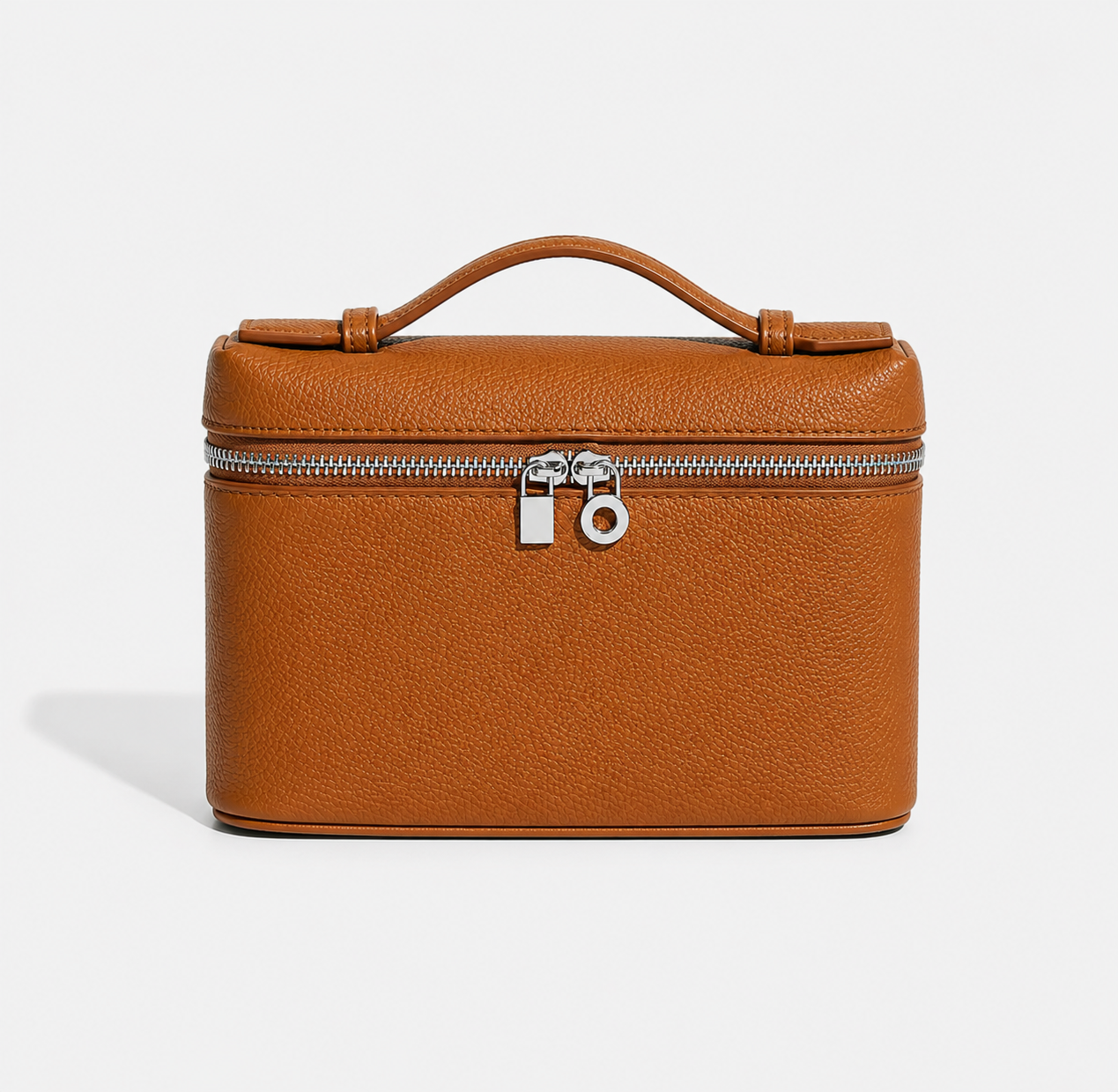 Sac ALMA AMBER en cuir grainé camel ambré, vue de face sans bandoulière, finitions argentées - LANA PARIS