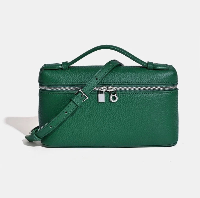 Sac ALMA EMERALD vert en cuir véritable vue de face avec bandoulière - LANA PARIS